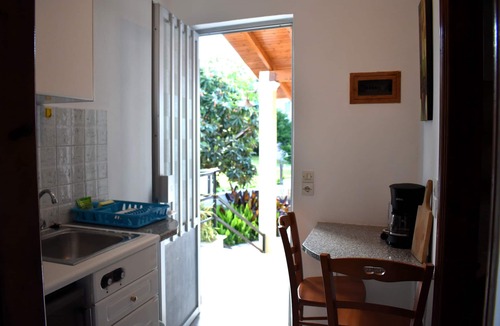 Agios Georgios Pagon House | Kostas Apartments & Studios