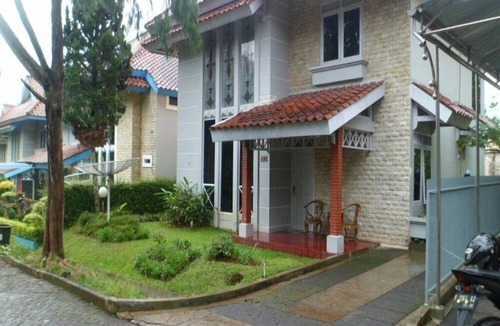 Cipanas Villa | Kota Bunga B