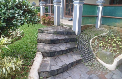 Cipanas Villa | Kota Bunga M