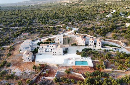 Omales Hotel | Koukouri Village
