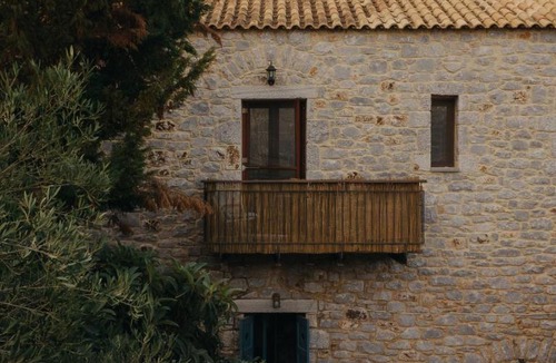 Limeni House | Kourmas Suites