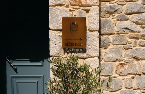 Limeni House | Kourmas Suites
