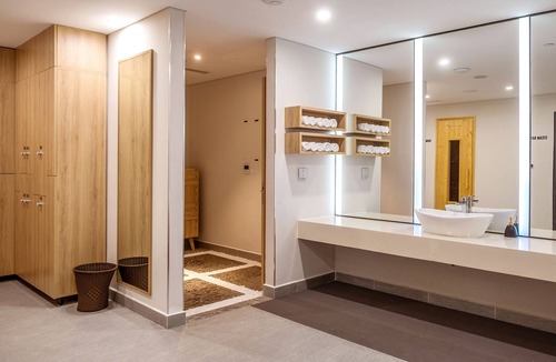 Ngo Quyen Hotel | Kovie Hotel