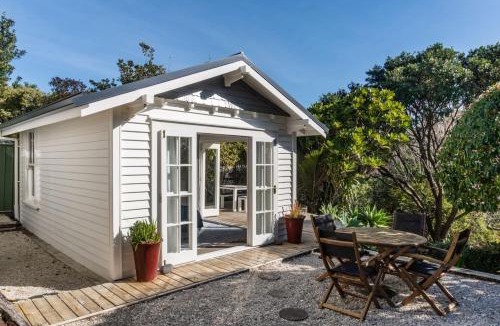 Raglan House | Kowhai Cottage & Studio