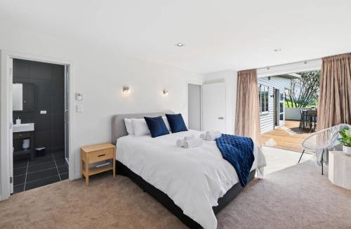 Rotorua Apartment | Kowhai Views - Stylish & Modern in Great Location