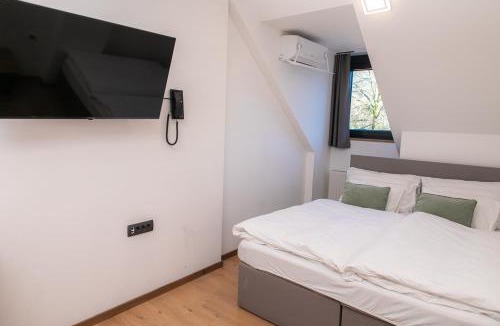 Cerklje ob Krki Hotel | Kozjanski dvor