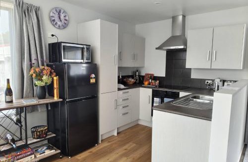 Frankton House | Kozy Kottage, Near Hospital & Perfect for Families