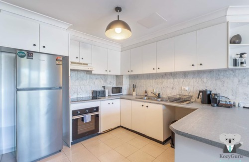 Birchgrove Apartment | Kozyguru | Balmain | Townhouse bridge view or Charming Comfy Studio