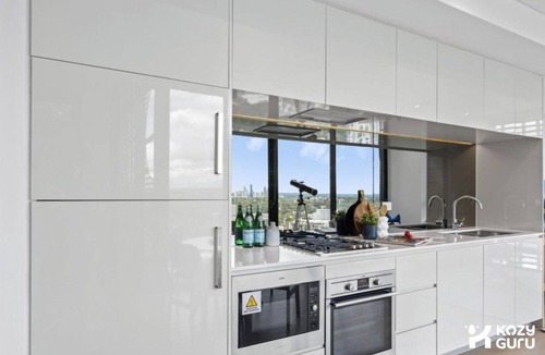 St. Leonards Apartment | KozyGuru |St Leonards | 1 Bed Best Location and View