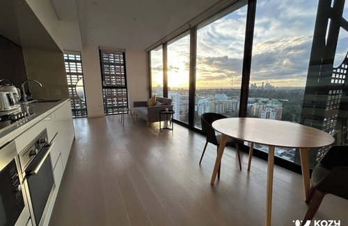 St. Leonards Apartment | KozyGuru |St Leonards | 1 Bed Best Location and View
