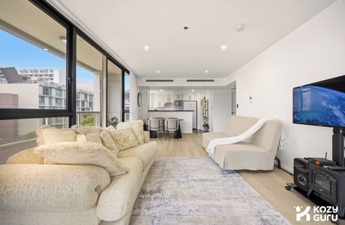 Waterloo Apartment | KozyGuru | Waterloo | Designer Pad with City Views