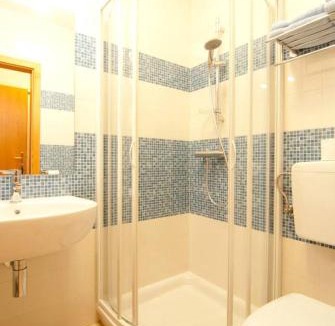 Nova Gorica Bed & Breakfast | Kraljič - Primož Čotar
