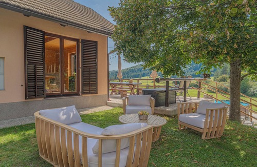 Velike Bloke Ski Chalet | Kraševec Lodge with Garden & Pool, Bloke, Slovenia