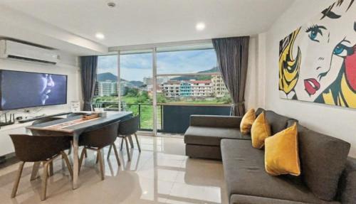 Patong House | Kris - Modern Spacious 2 Bedrooms Condo with Pool