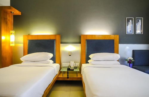 Grant Road Hotel | Krishna Palace Hotel