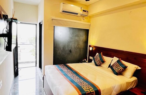 Sriperumbudur Hotel | Krishna's Inn
