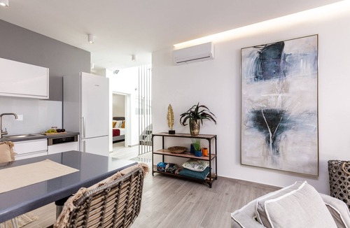 Old Town Rethymnon Apartment | Kristin's Maisonette - Roof terrace & Sauna