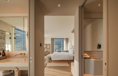 Bangkok Central Business District Hotel | KROMO Bangkok, Curio Collection by Hilton