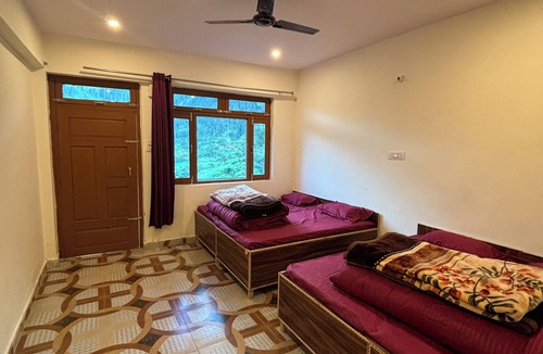 Gobind Dham House | Kuari Pass Inn