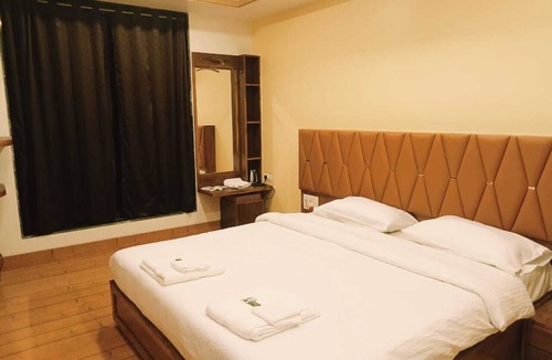 Mahad Hotel | Kuber's Residency