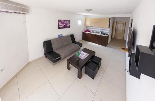 Prijevor Apartment | Kuca Bulajic