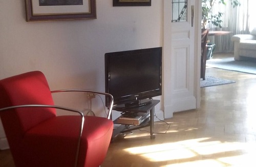 Wilmersdorf Apartment | Kudamm Close Modernized High Ceiling quiet but central
