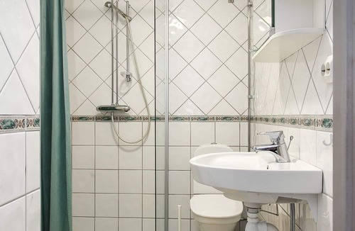 Vreta Kloster Bed & Breakfast | Kullagården