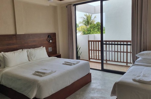 Thulusdhoo Island House | Kuredhi View