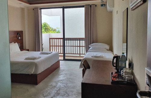 Thulusdhoo Island House | Kuredhi View