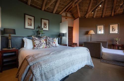 Blue Crane Route Cabin | Kuzuko Lodge