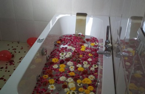 Chomu Hotel | KV Hotel & Restaurant