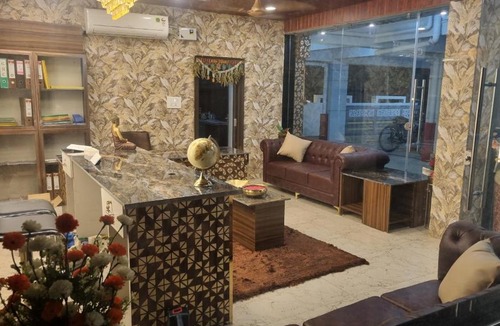 Suluru Hotel | KVR RESIDENCY TADA