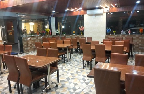 Suluru Hotel | KVR RESIDENCY TADA