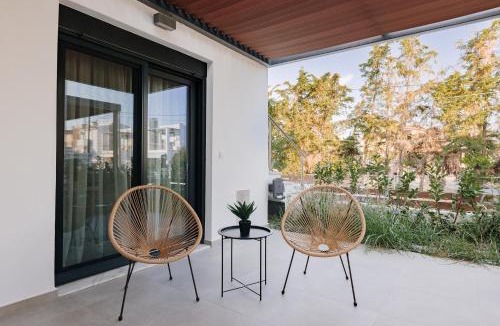 Nea Iraklitsa House | Kyan Executive Suites