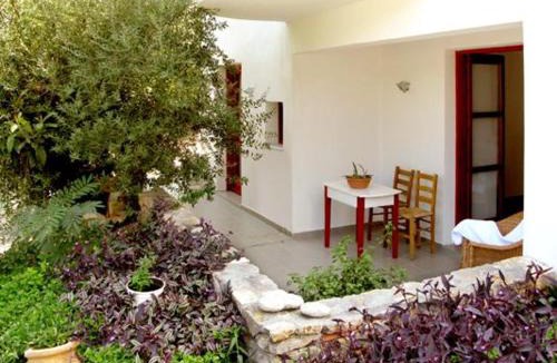 Zarakas Apartment | Kyfanta, studios & apartments in Kyparissi