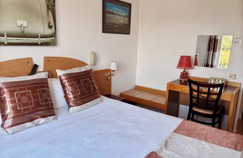 Arpajon Hotel | Kyriad Direct Arpajon