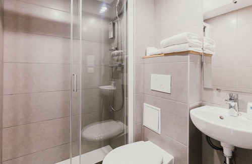 Lormont Hotel | Kyriad Direct Bordeaux Est Lormont