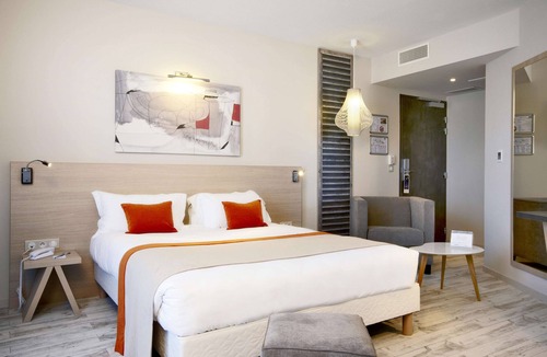 Vannes Hotel | Kyriad Prestige Vannes Centre - Palais Des Arts