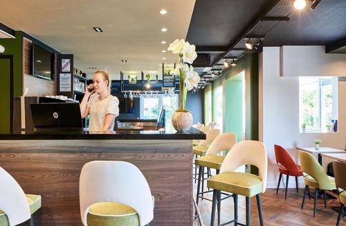Val-de-Reuil Hotel | Kyriad Rouen Sud - Val de Reuil