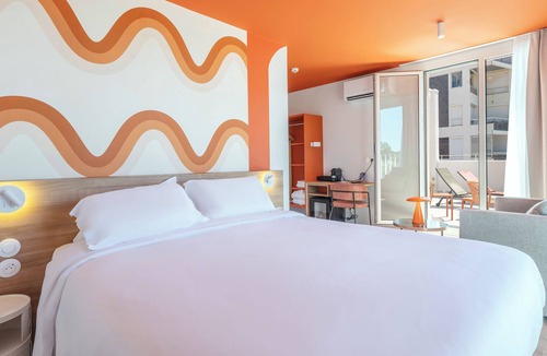 Royan Hotel | Kyriad - Royan Plage