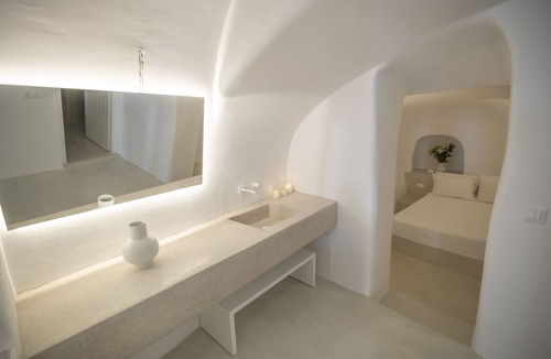 Oia House | Kyrkos Residency