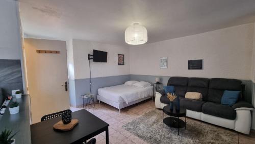 Charleville-Mezieres Apartment | Léa rdc centre-ville rénové concon cosy parking 36m2