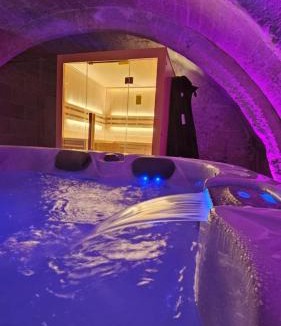 Orbec House | L'Écrin Love Room Spa privatif Orbec