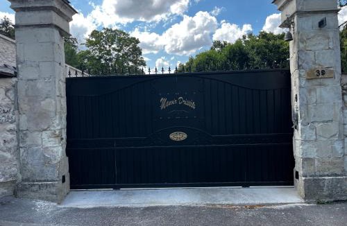 Saint-Avertin Apartment | L’Éden