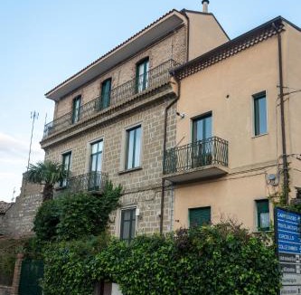 Campolattaro House | L'Affresco Affittacamere