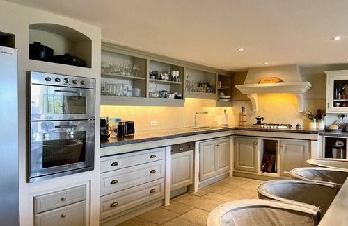 Cotignac Ski Chalet | L'Alérie, gorgeous bastide Provençale, charm and peaceful, private pool and tennis court