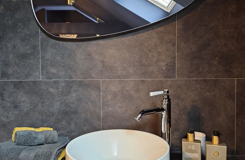 Bouillon House | L'alcôve de Ide, Chambre de Luxe de 68m²