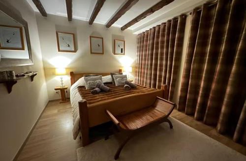 Avajan Ski Chalet | L'Ancienne Poste Exclusive Alpine Chalet