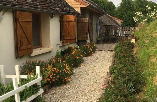 Paron Apartment | L'ANNEXE: 20 m2 studio with terrace and greenery! 5mn from Sens