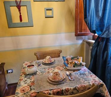 Ferrara Historic Centre Apartment | L'Ape Regina